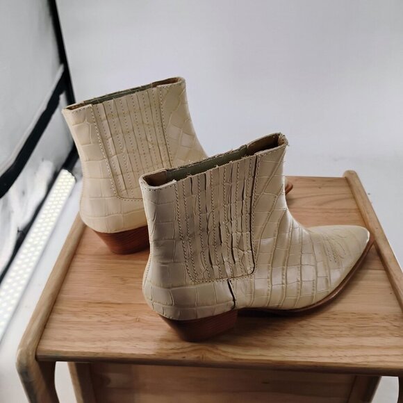 Schutz Briani Women's Snip Toe Crocodile Embossed Leather Bootie Eggshell 7.5B - Picture 7 of 12